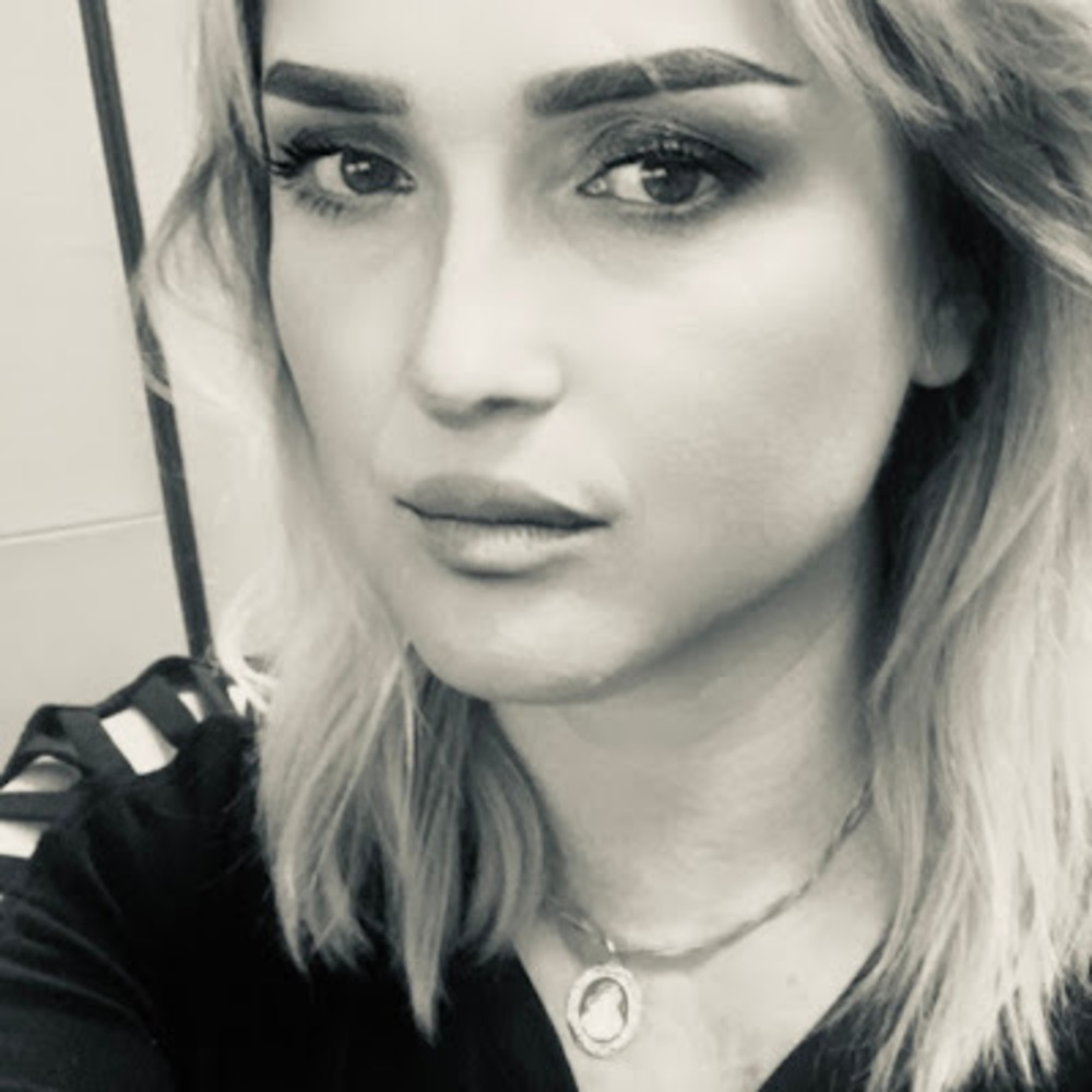 Meet your Posher, Elena